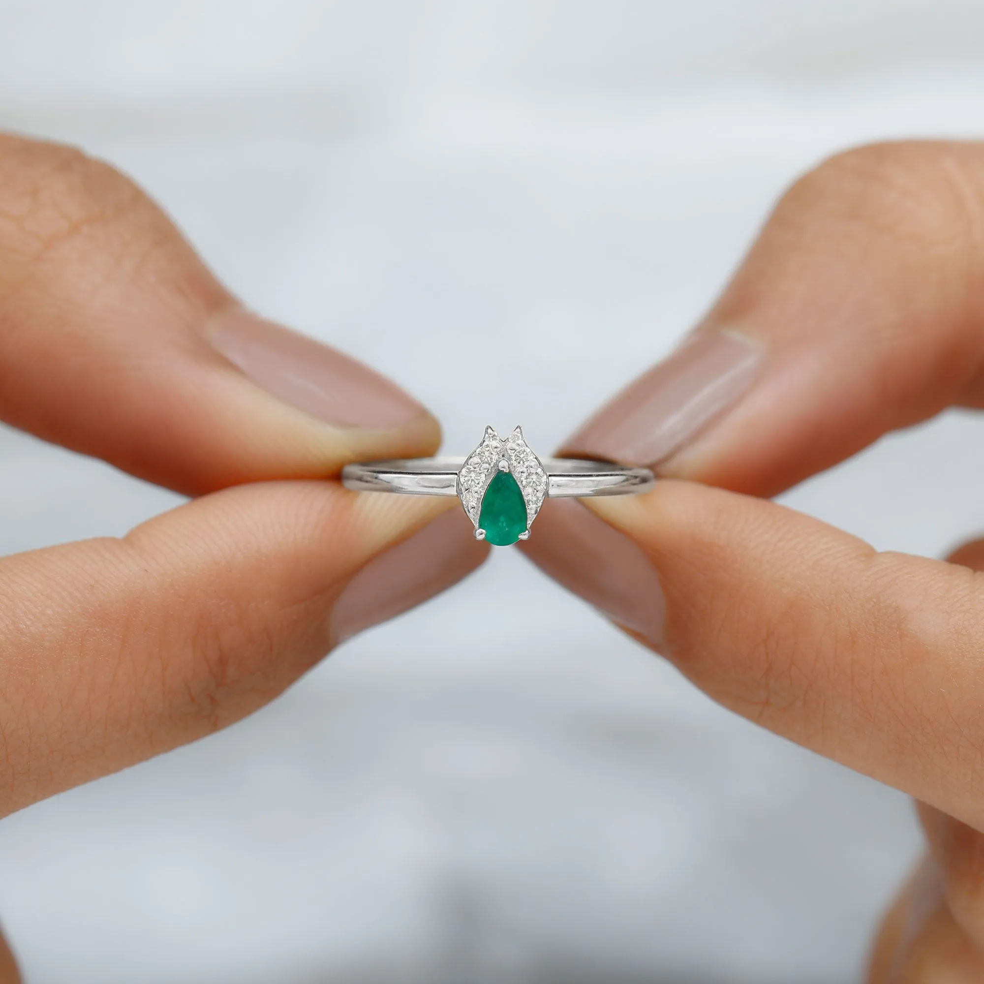 0.25 CT Pear Shape Emerald Promise Ring with Diamond