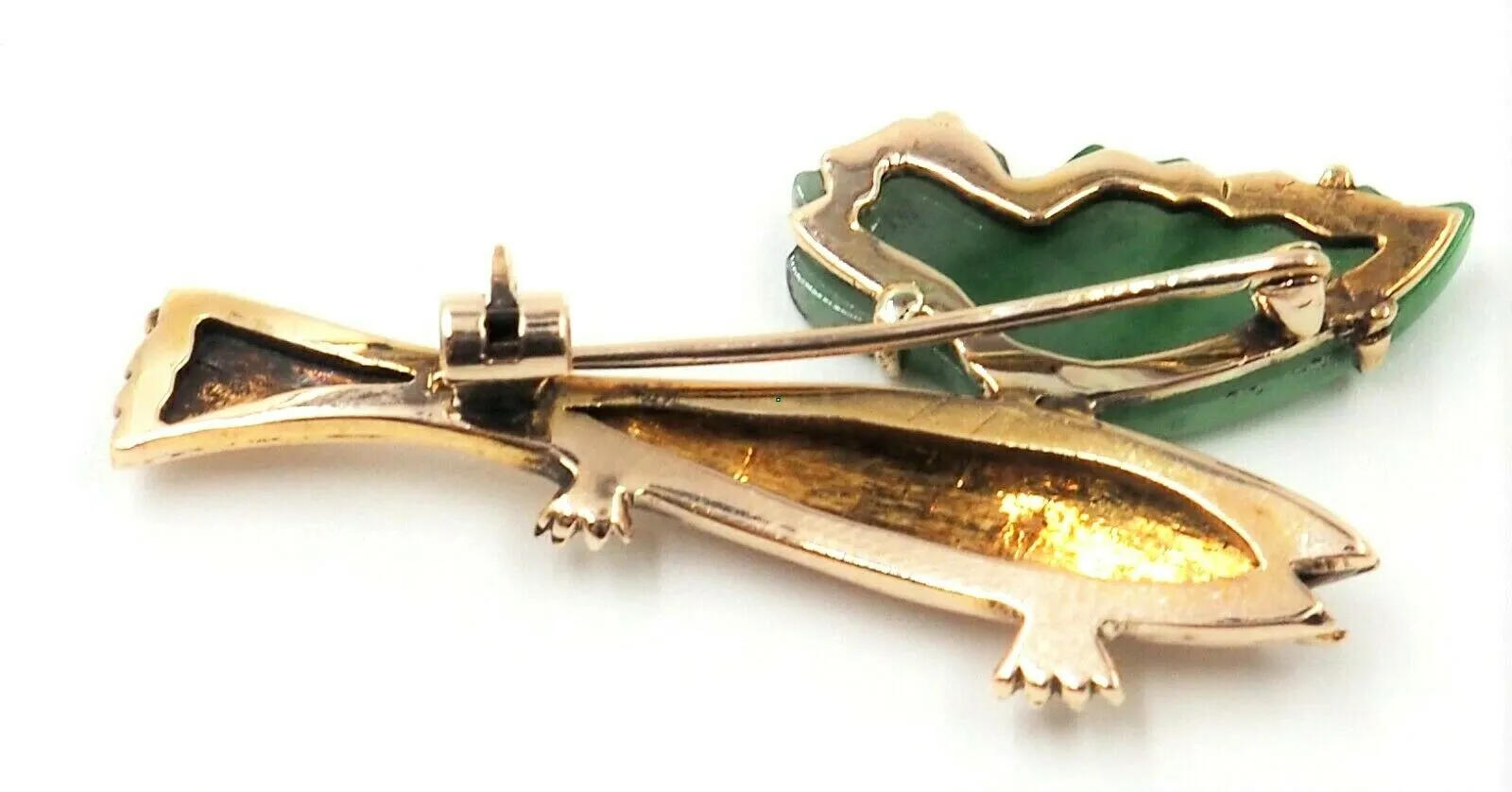 14ct Yellow Gold Fish Shaped Jadeite Brooch