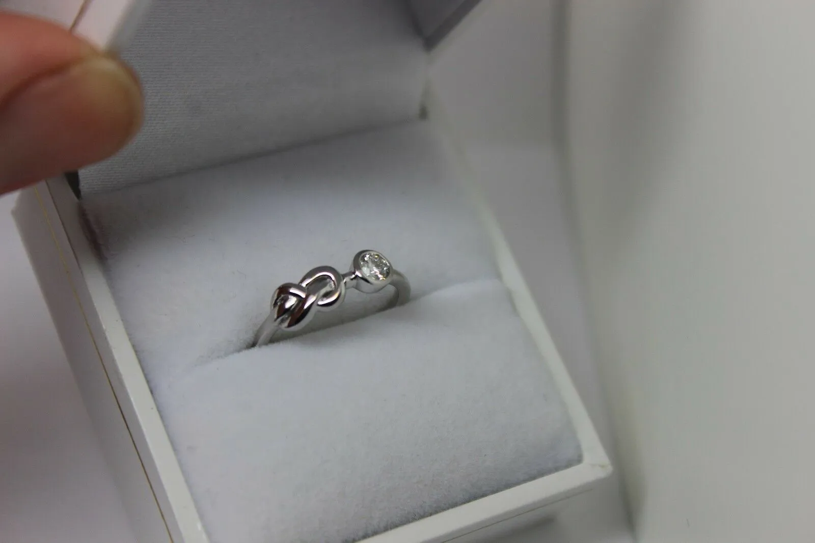 Delicate Genuine 9ct 9kt White Gold Infinity Delicate Pinky Ring   Diamond