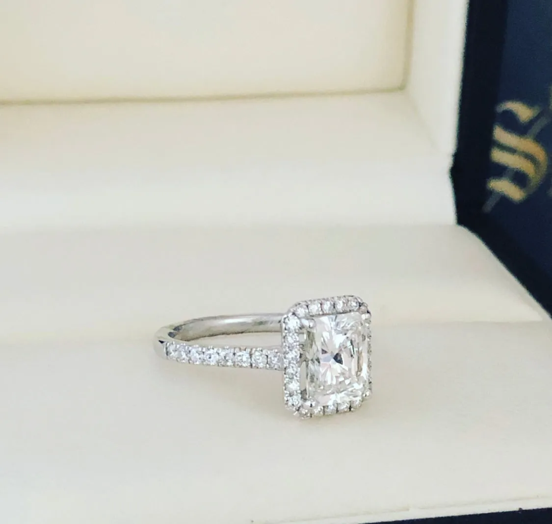 Diamond engagement ring