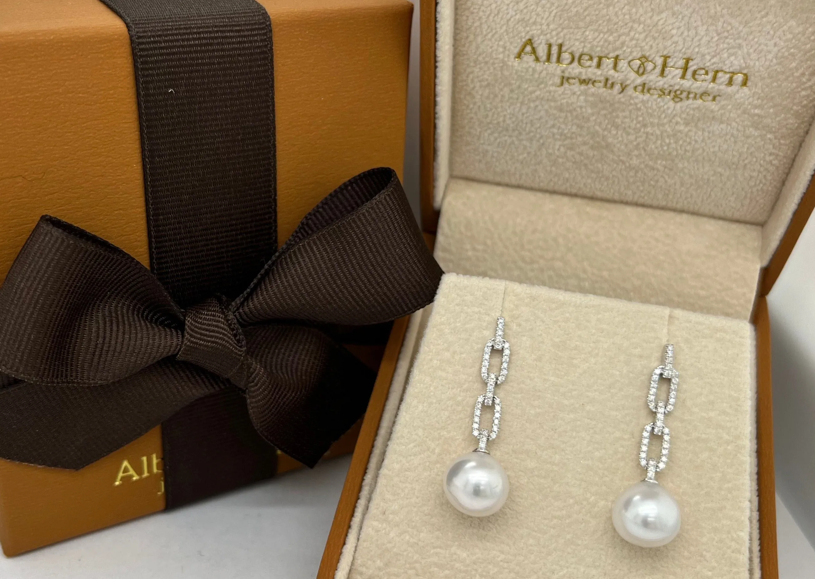 Earrings 18kt White Gold South Sea Pearls Drops with Paper Clip & Diamonds