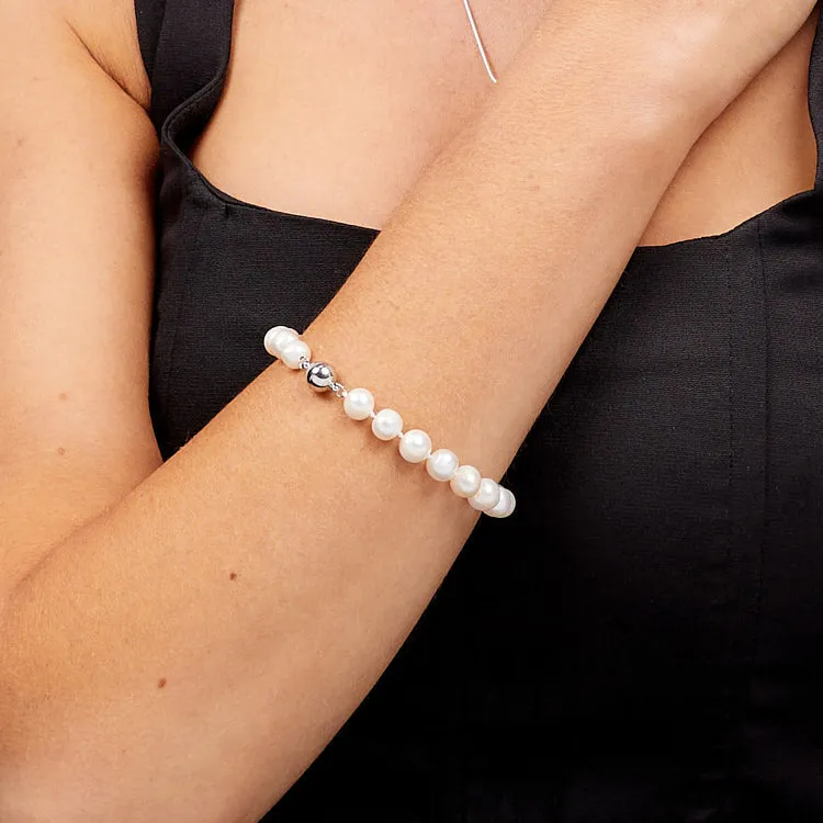 Elegant Women's 8-9mm White Freshwater Pearl Bracelet