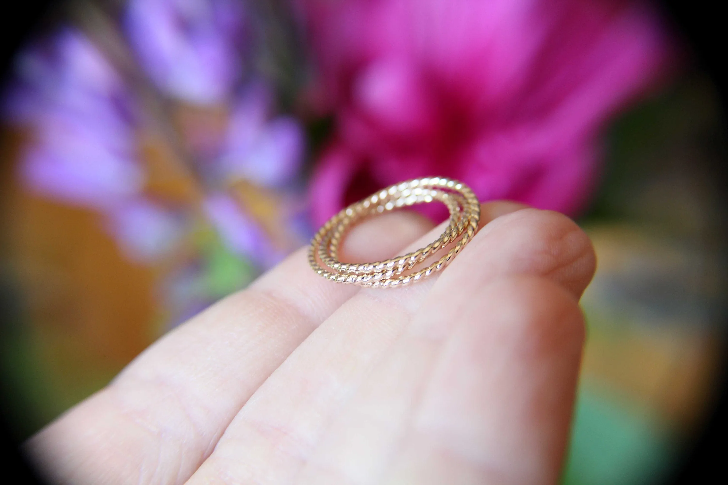 Gold Interlocking Ring,Thumb Ring,Rope Band, Gold Thumb Ring, Textured Ring, Rolling Ring,Stacking Ring, Minimalist Ring, Unique Ring, Rings