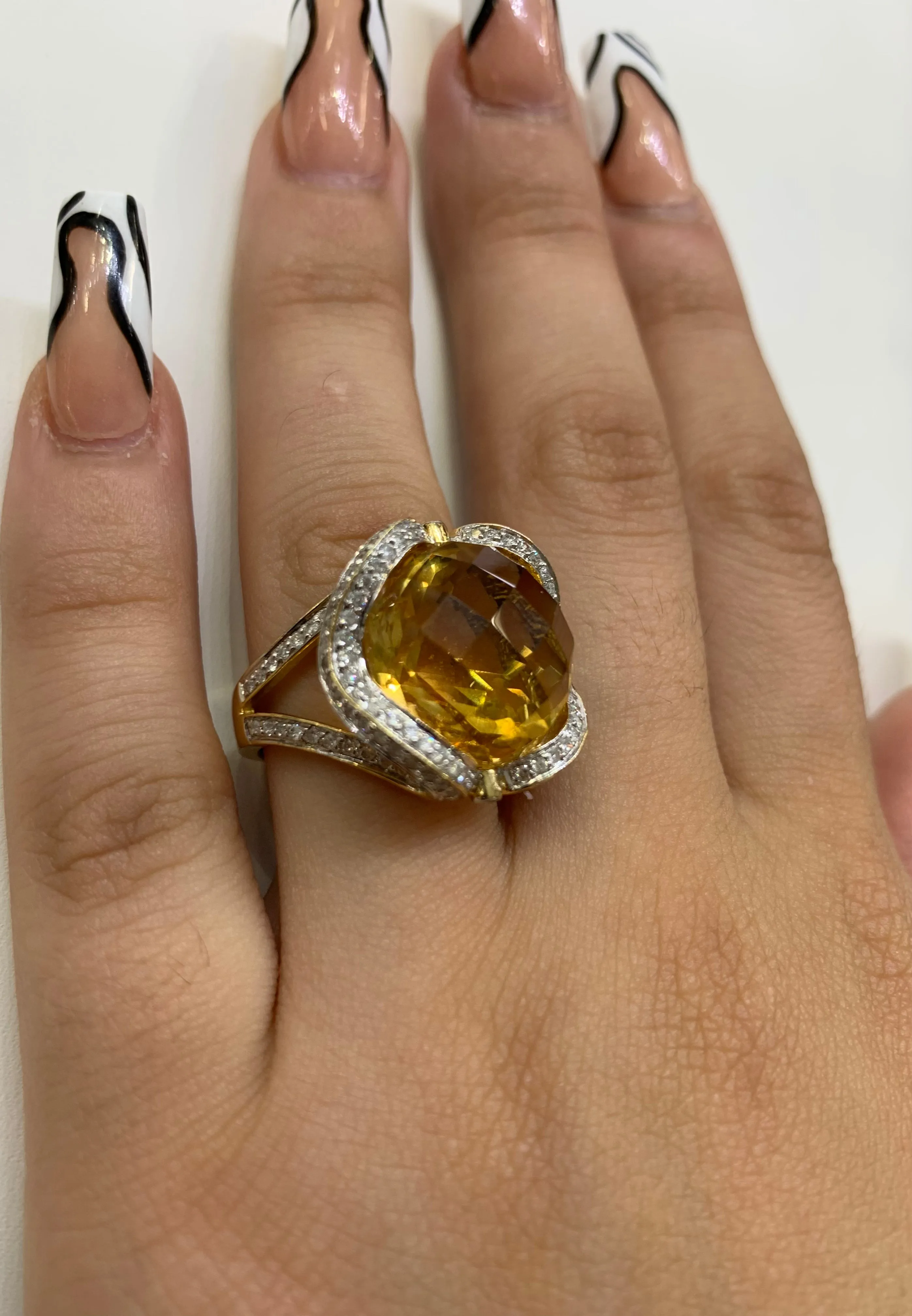 Ladies` Yellow Gold Diamond Ring