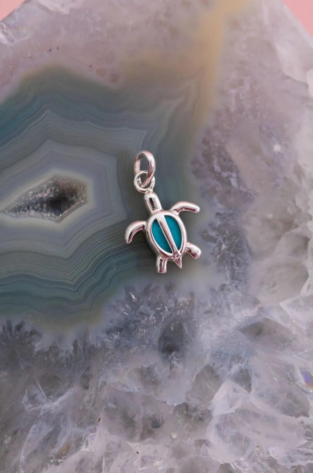 Leon Turquoise Turtle Pendant