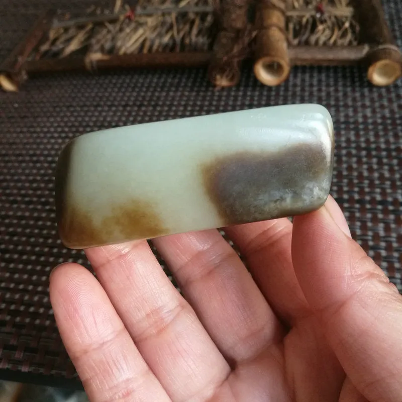 Natural Hetian Jade Rough Nephrite Raw (105g, 5.5X4.5X2.5cm)