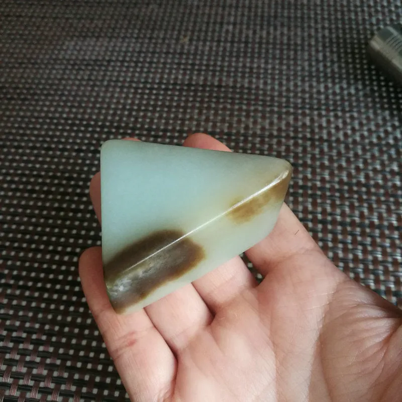 Natural Hetian Jade Rough Nephrite Raw (105g, 5.5X4.5X2.5cm)