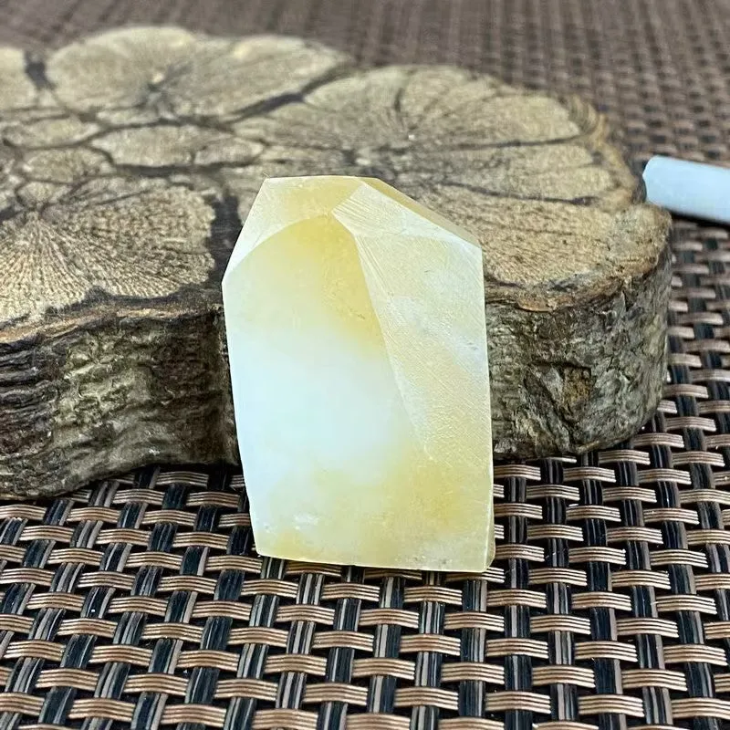 Natural Hetian Jade Rough Nephrite Raw (28g,4.0X2.5X1.1cm)