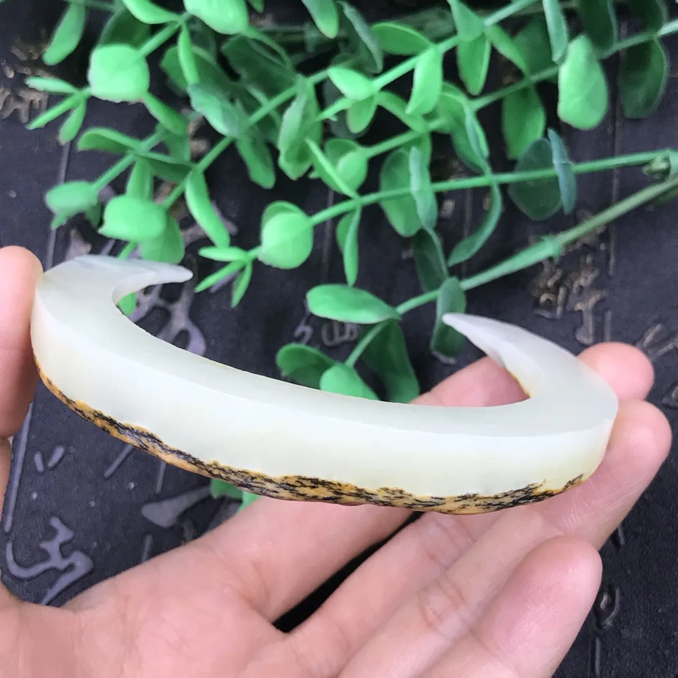 Natural Hetian Jade Rough Nephrite Raw (33g, 80X67X10mm)