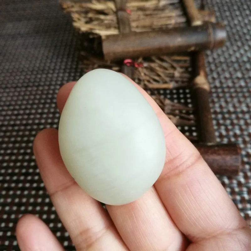 Natural Hetian Jade Rough Nephrite Raw (35g, 4.2X3.2X1.6cm)