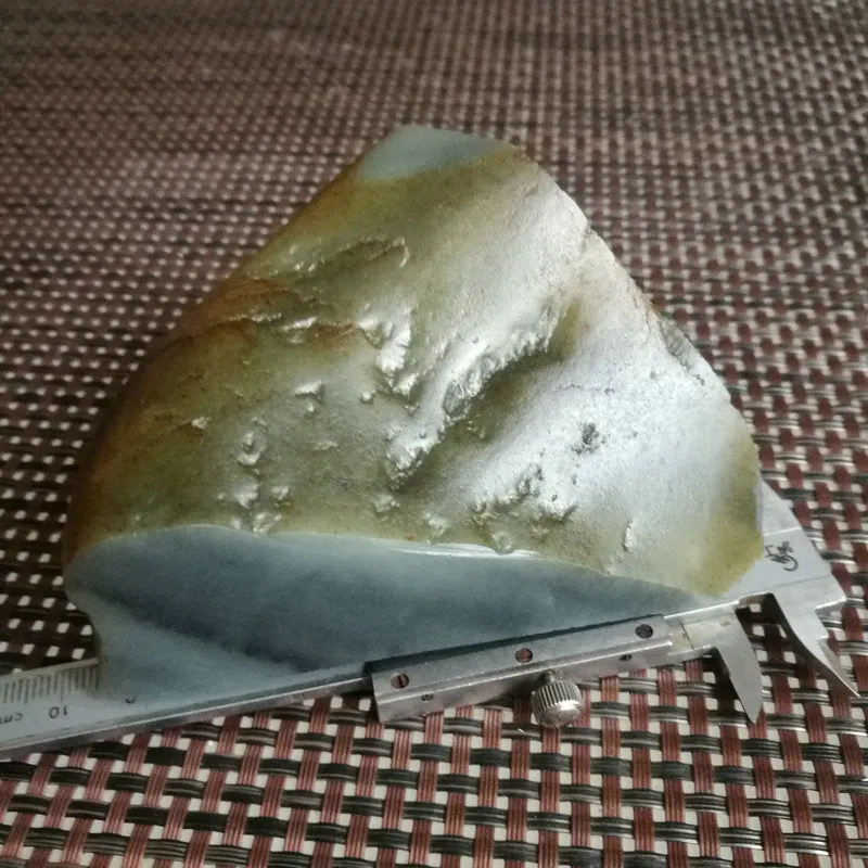 Natural Hetian Jade Rough Nephrite Raw (399g, 8X7X5.5cm)