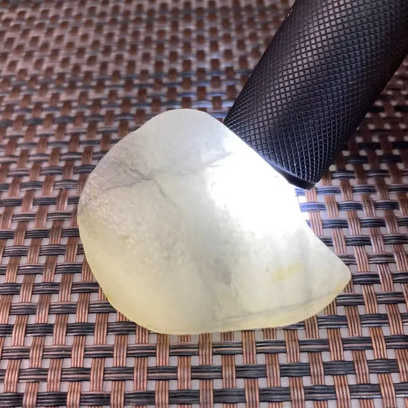 Natural Hetian Jade Rough Nephrite Raw (59g,5.1X4.1X2.2cm)