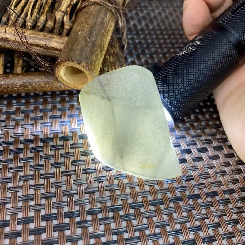 Natural Hetian Jade Rough Nephrite Raw (59g,5.1X4.1X2.2cm)