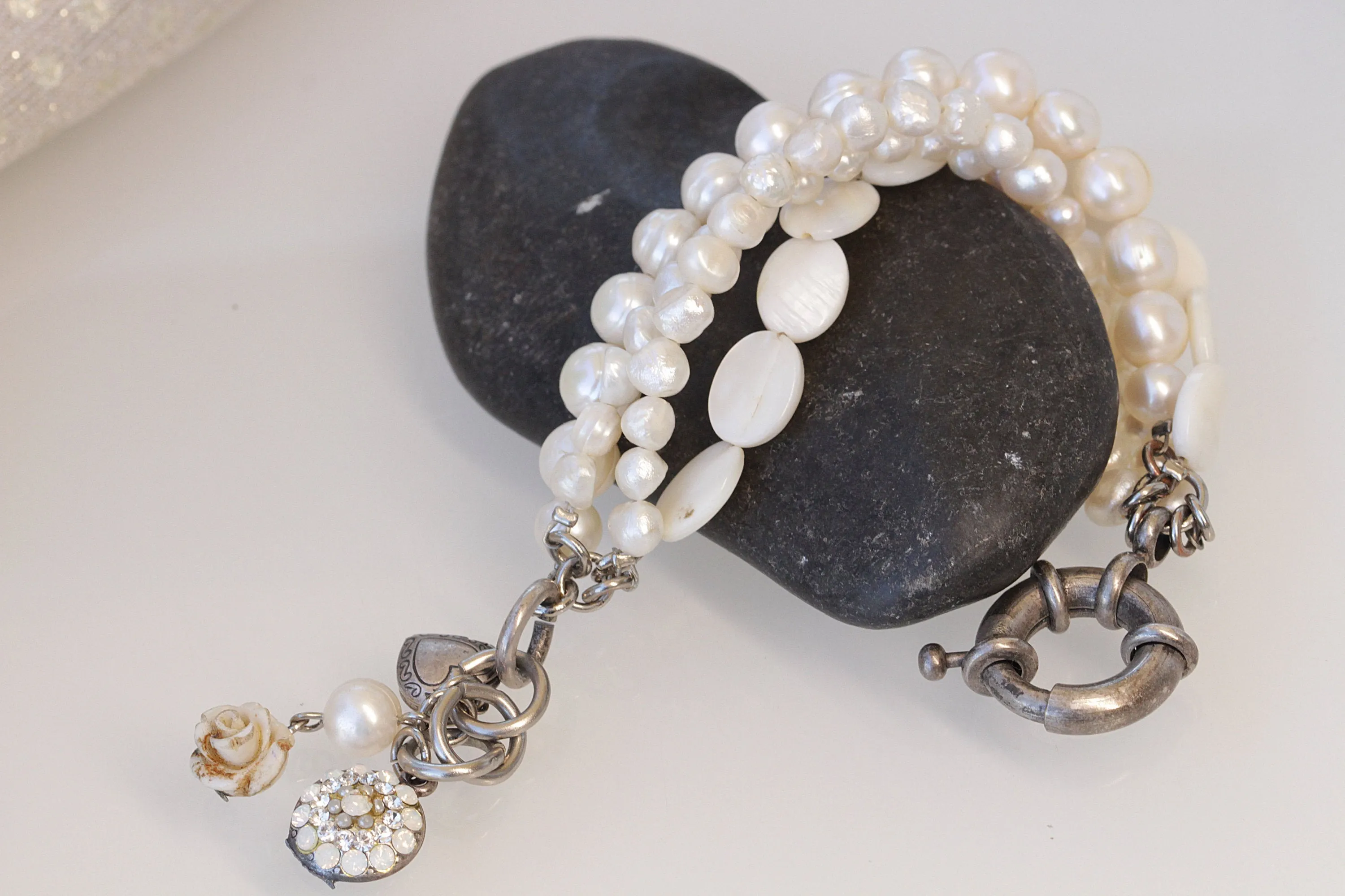 PEARL BEADED BRACELET