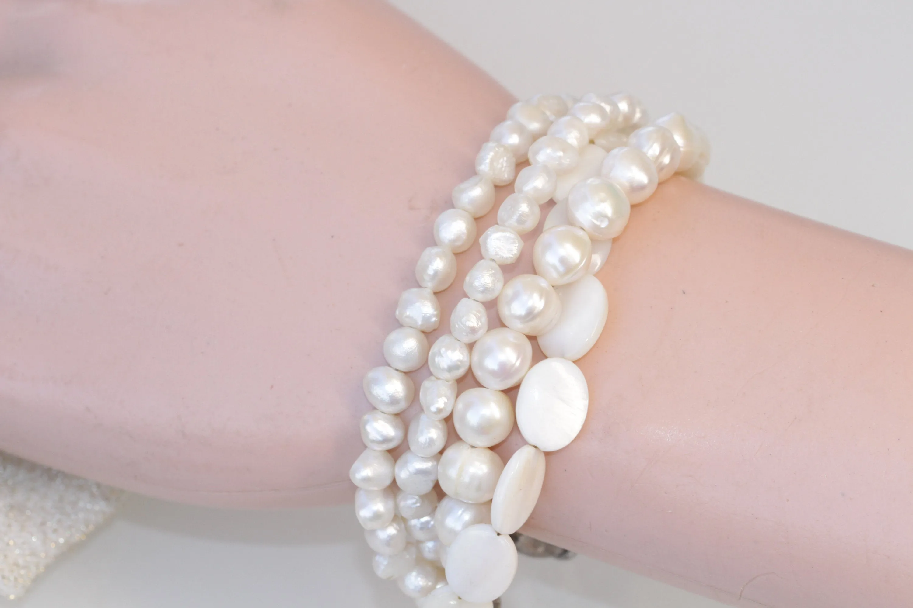 PEARL BEADED BRACELET