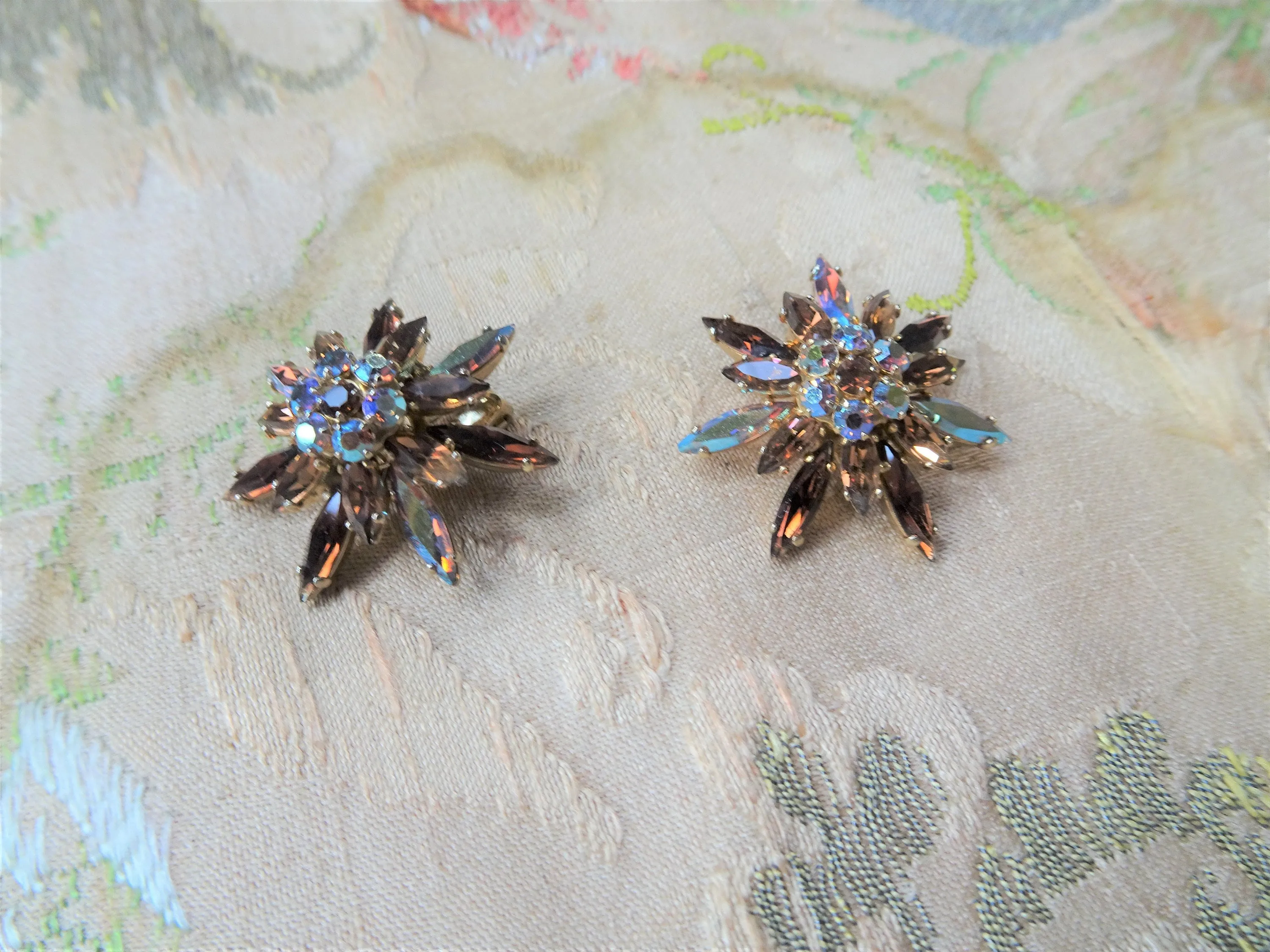 SPARKLING Sherman Signed Vintage 50s Glass Earrings,GLITTERING Topaz Aurora Borealis,Rhinestone Star Burst Clip Ons,Collectible  Jewelry