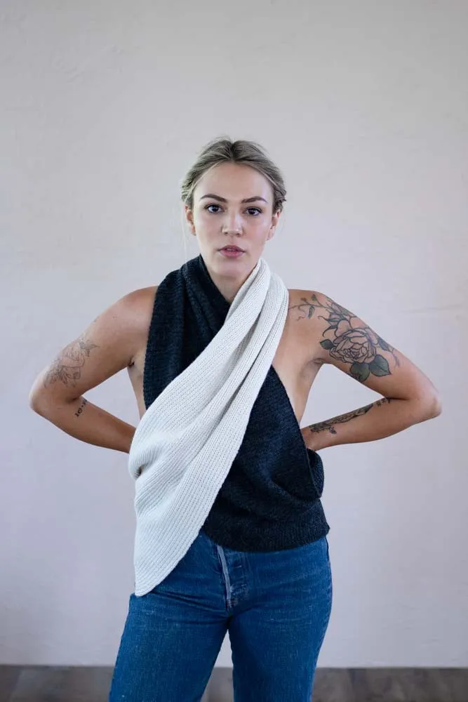 Stela Scarf- Blanco y Negro