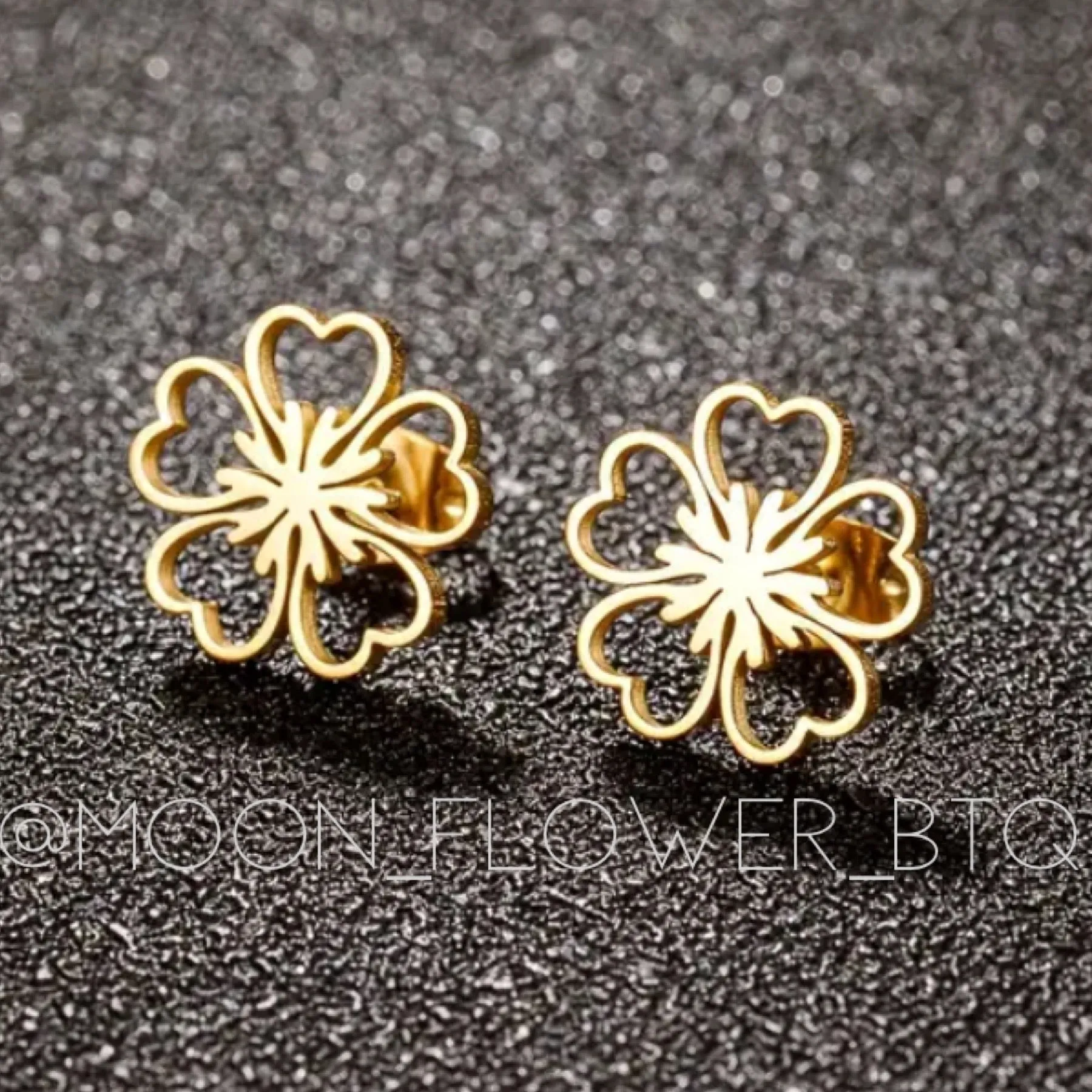 Tiny Gold Flower Cutout Stud Earrings