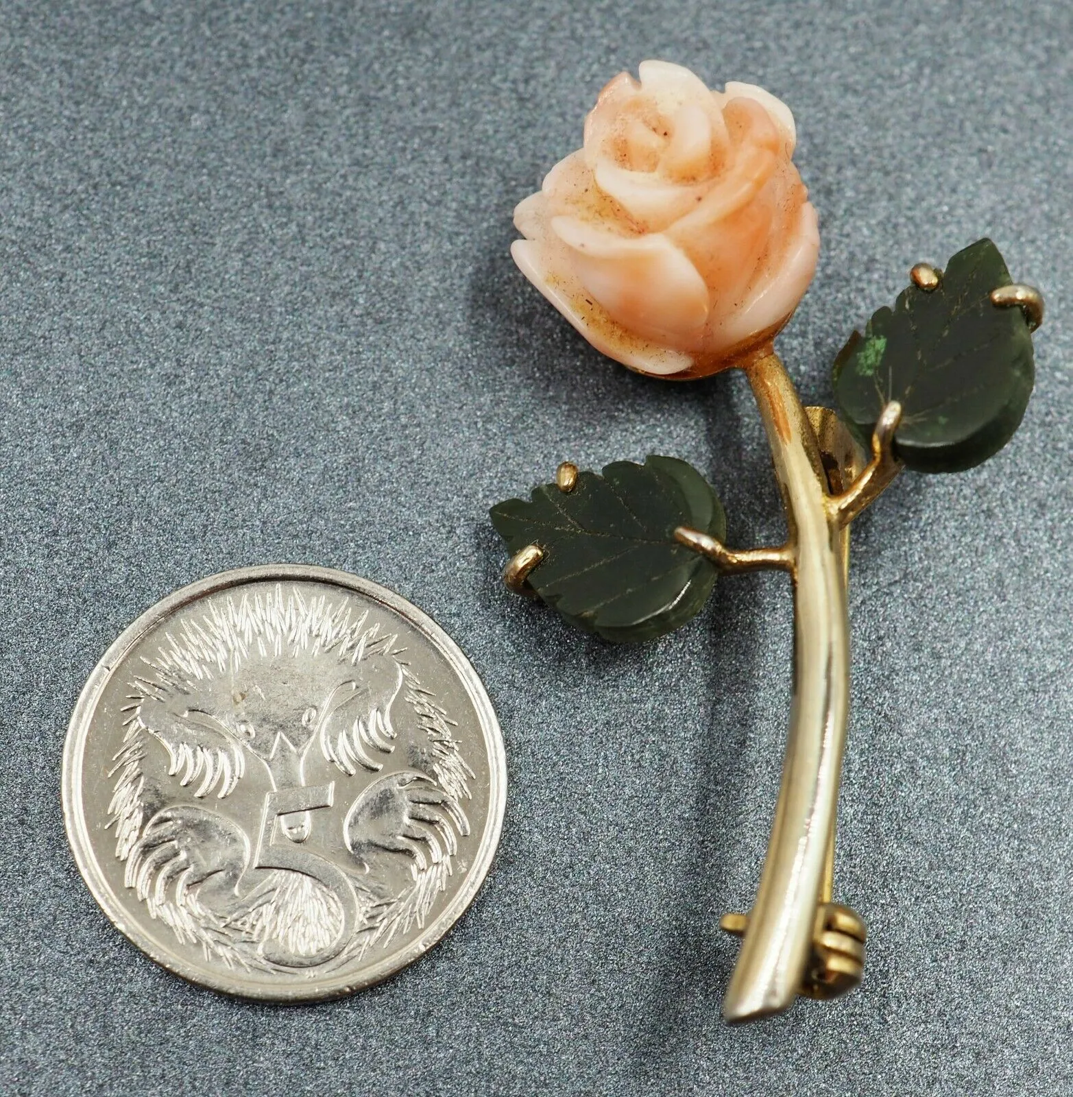 Vintage Gold Plated Nephrite Chalcedony Floral Brooch