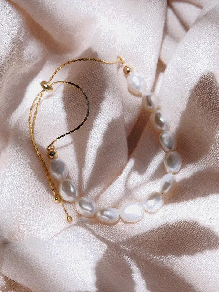 White Pearl Bracelet with Adjustable Gold Chain - Keilani