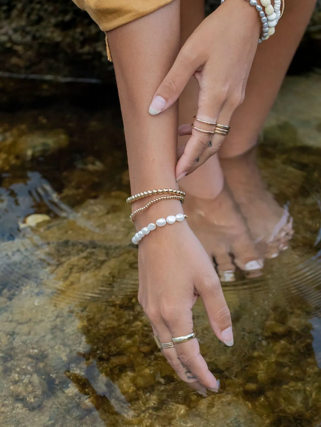 White Pearl Bracelet with Adjustable Gold Chain - Keilani